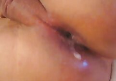 Az a sex video ingyen lány maszturbál egy rejtett kamera előtt a hálószobában.